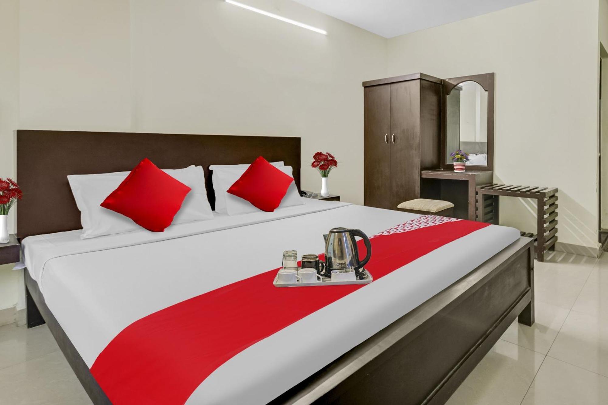 Hotel O Kalapurackal Residency Thekkady Buitenkant foto